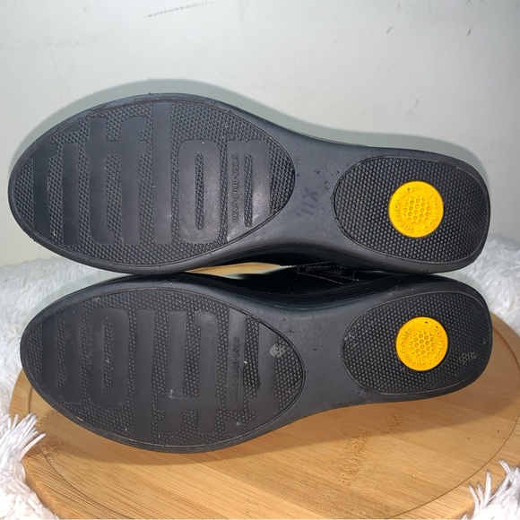 FitFlop Women's Size 8.5 Black Super Chelsea Leather Elastic Ankle Boots C45-090 - Picture 6 of 7